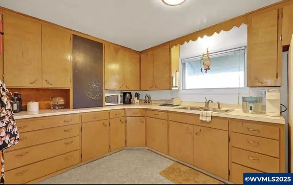 803 Main St, Philomath, OR 97370