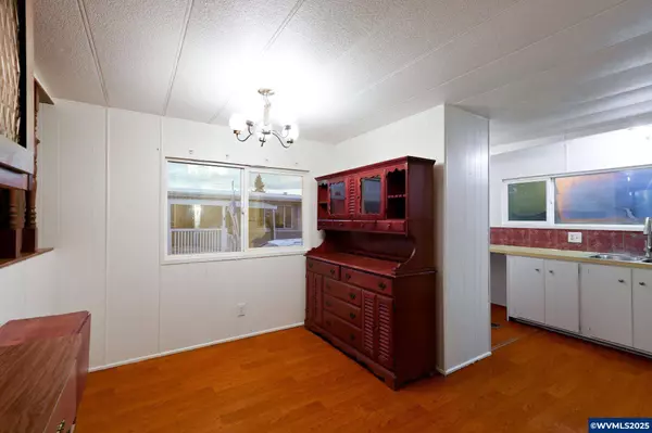 148 Clearwater Av NE NE, Salem, OR 97301