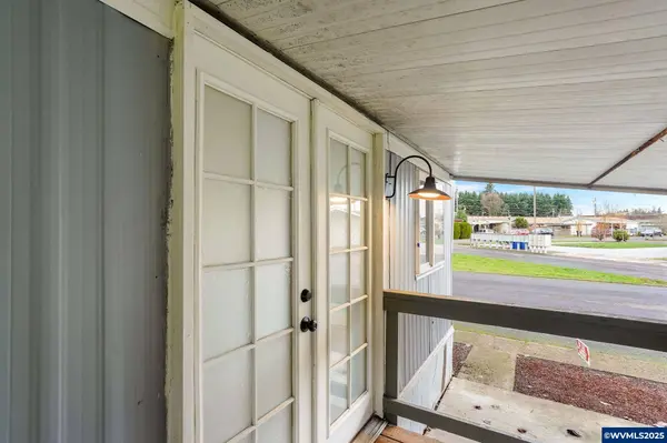4882 Lancaster #12 Dr NE NE, Salem, OR 97305