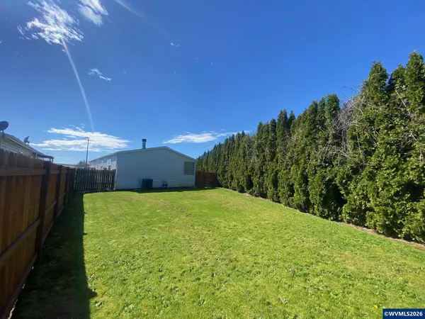 830 Main #12 St, Mt Angel, OR 97362