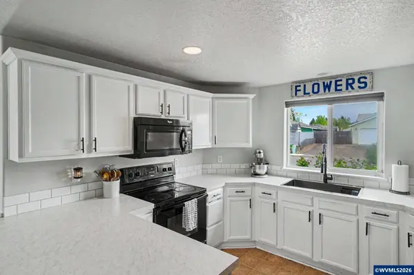 695 9th St, Aumsville, OR 97325