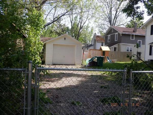 940 Albert Avenue, Kalamazoo, MI 49048