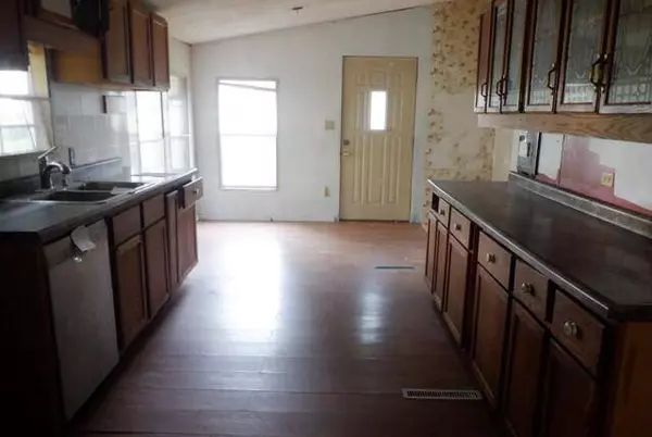 77199 M-51, Decatur, MI 49045