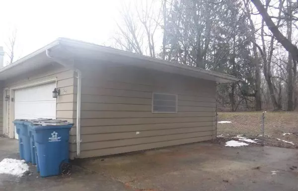 13084 Hoyt Drive, Battle Creek, MI 49014