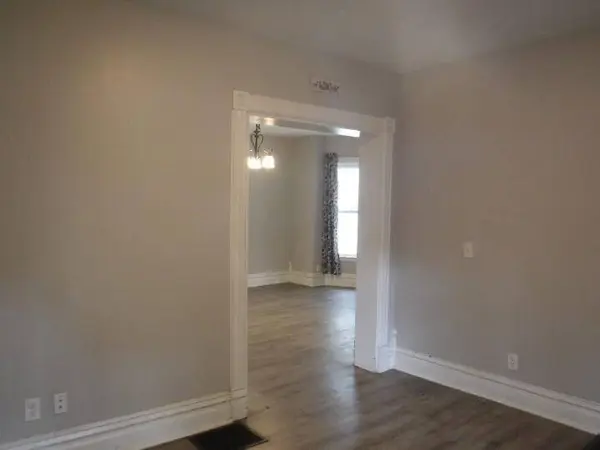 1212 Washington Avenue, Kalamazoo, MI 49001