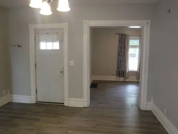 1212 Washington Avenue, Kalamazoo, MI 49001