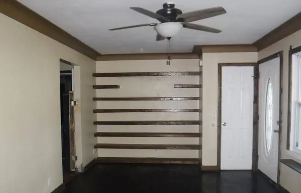 1525 E G Avenue, Kalamazoo, MI 49004