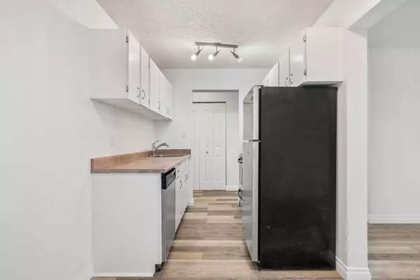 1602 11 AVE SW #104, Calgary, AB T3C 0N2