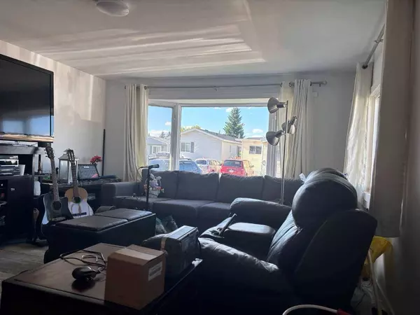 649 Main ST NW #20, Airdrie, AB T4B 1Z7