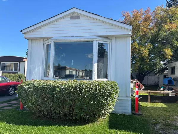 649 Main ST NW #20, Airdrie, AB T4B 1Z7