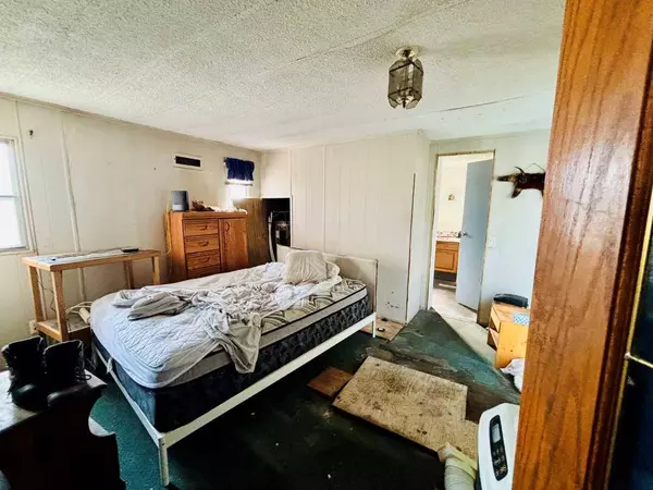 6724 17 AVE SE #13, Calgary, AB T2A 0W5