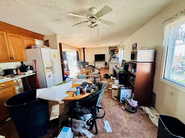 6724 17 AVE SE #13, Calgary, AB T2A 0W5