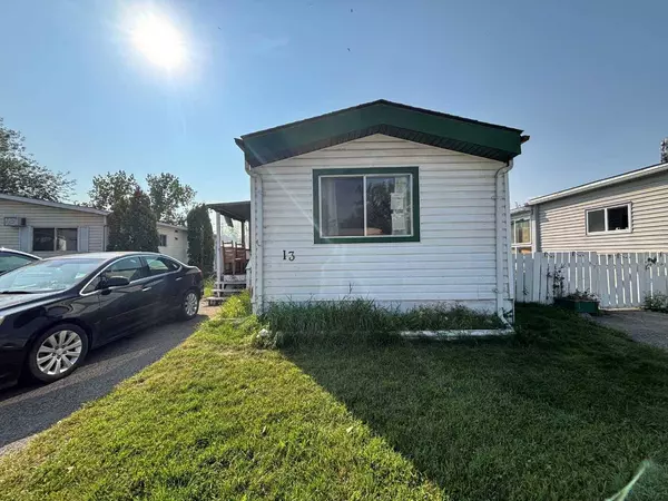 6724 17 AVE SE #13, Calgary, AB T2A 0W5