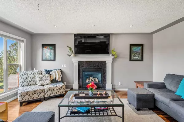 216 Stonegate PL NW, Airdrie, AB T4B 2P3
