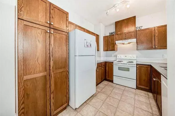 720 Willowbrook RD NW #702, Airdrie, AB T4B 2Y9