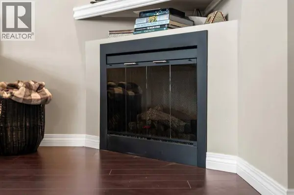 18 Hidden Creek Rise NW, Calgary, AB T3A6L5