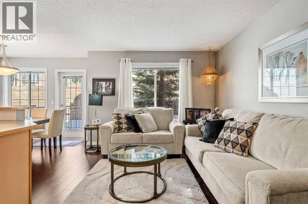 18 Hidden Creek Rise NW, Calgary, AB T3A6L5