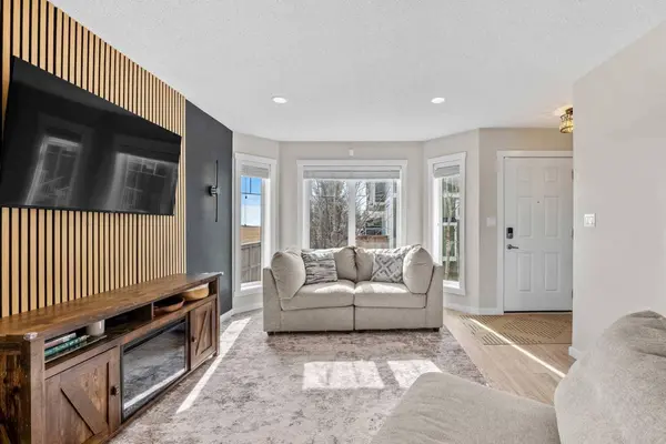 2400 Ravenswood VW SE #1101, Airdrie, AB T4A 0V7