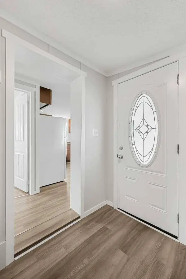 6220 17 AVE SE #330, Calgary, AB T2A 0W6
