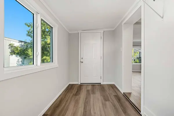 6220 17 AVE SE #330, Calgary, AB T2A 0W6