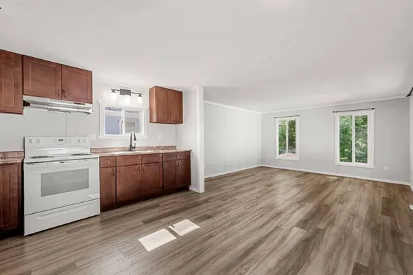 6220 17 AVE SE #330, Calgary, AB T2A 0W6