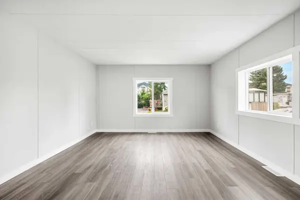 6220 17 AVE SE #40, Calgary, AB T2A 0W6