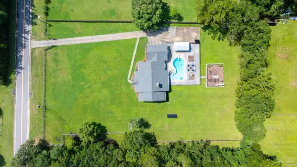 2301 Parker Rd, Cantonment, FL 32533