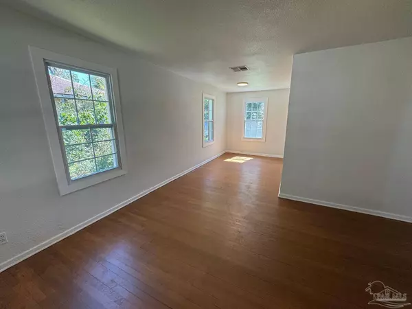 811 W Jordan St, Pensacola, FL 32501