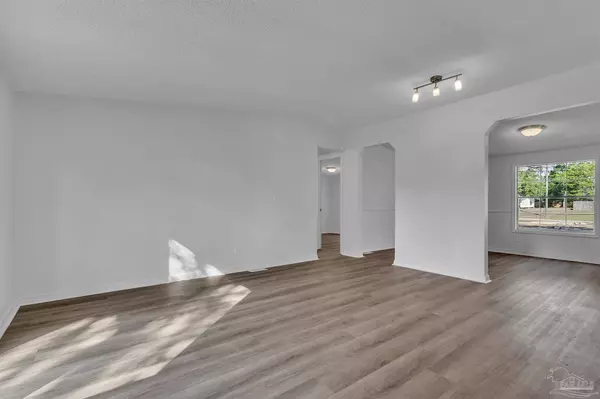 8369 Lucena St, Navarre, FL 32566