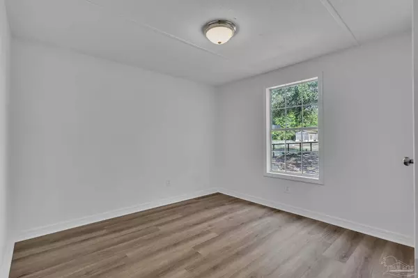 8369 Lucena St, Navarre, FL 32566