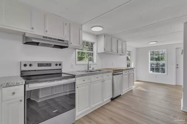 8369 Lucena St, Navarre, FL 32566