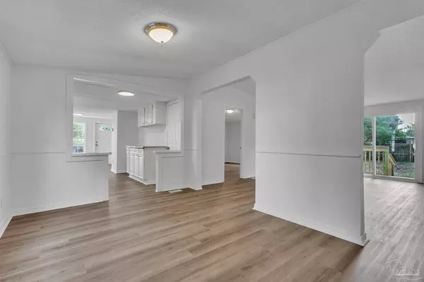 8369 Lucena St, Navarre, FL 32566