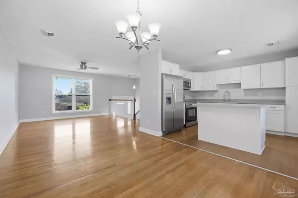 4309 Acacia Dr, Pensacola, FL 32503