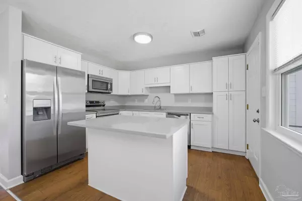 4309 Acacia Dr, Pensacola, FL 32503