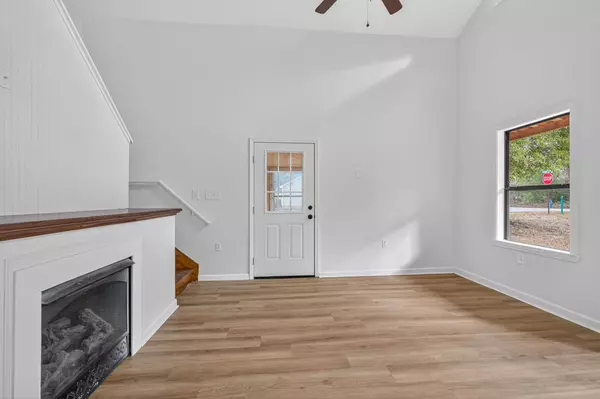 105 E Renoir RD, Defuniak Springs, FL 32433