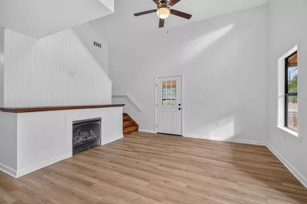 105 E Renoir RD, Defuniak Springs, FL 32433