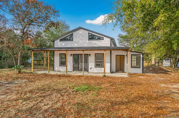 105 E Renoir RD, Defuniak Springs, FL 32433