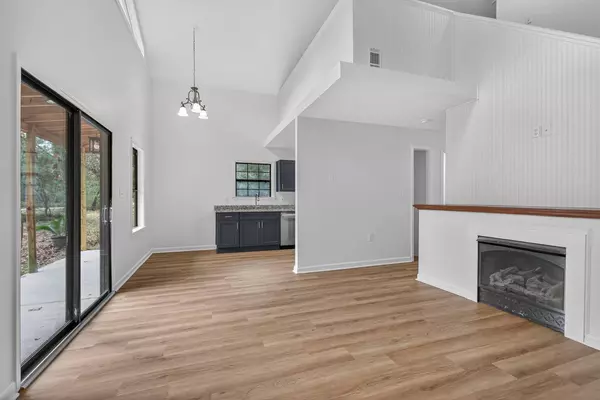 105 E Renoir RD, Defuniak Springs, FL 32433