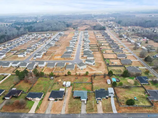 18433 Whitetail Lane, Athens, AL 35613