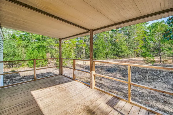 169 White RD, Defuniak Springs, FL 32433