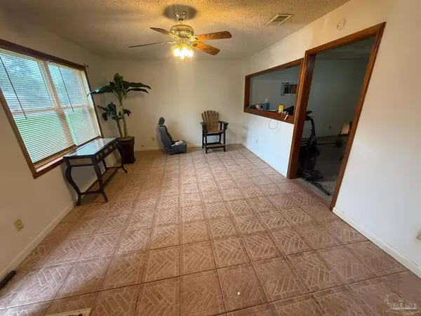 4373 Pine Villa Cir, Pace, FL 32571