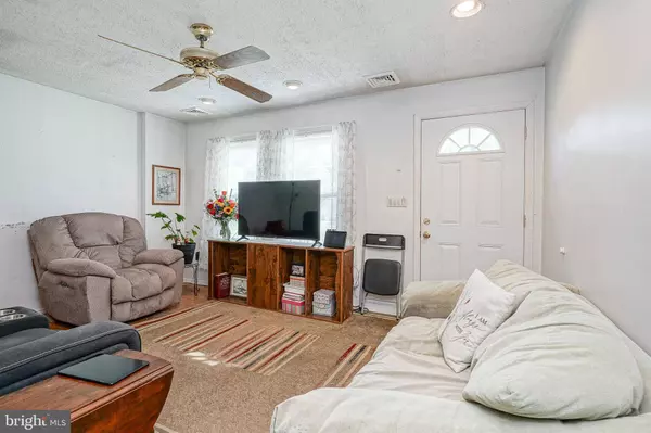 16 PIN OAK DR, Atco, NJ 08004