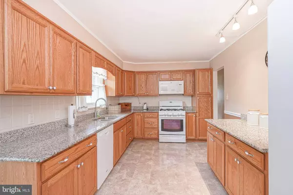 120 E LAKE AVE, Blackwood, NJ 08012