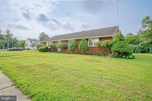 120 E LAKE AVE, Blackwood, NJ 08012