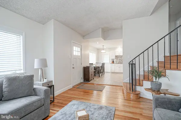 65 E MAPLE AVE, Bellmawr, NJ 08031