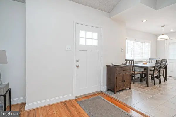 65 E MAPLE AVE, Bellmawr, NJ 08031