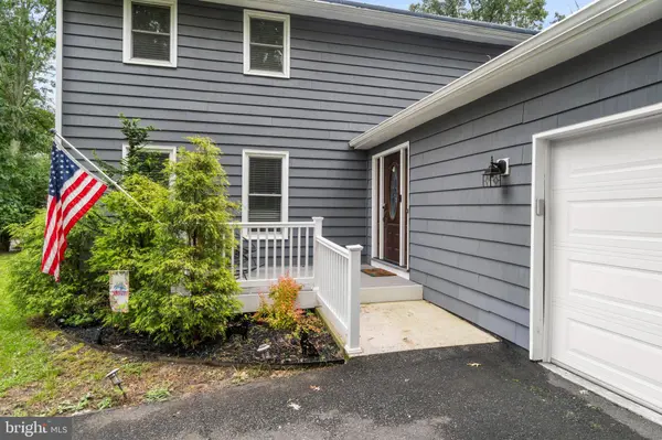 17 MILL PARK LN, Marlton, NJ 08053