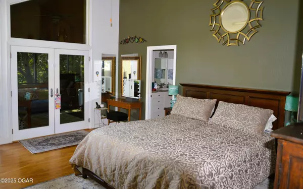 11328 Jolly Mill Lane, Pierce City, MO 65723