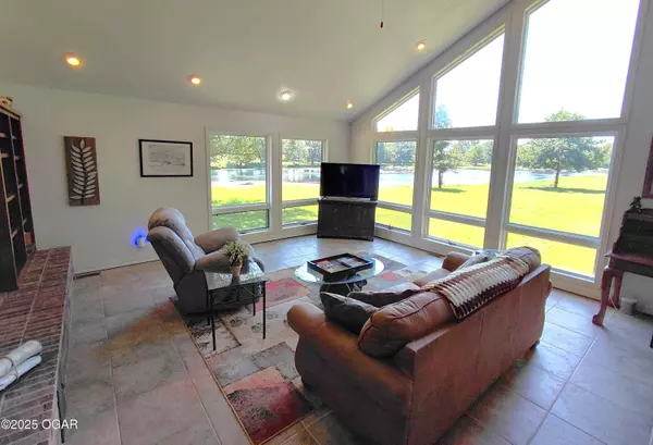 11328 Jolly Mill Lane, Pierce City, MO 65723