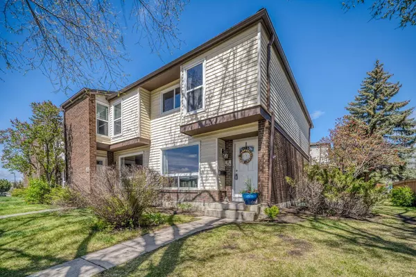 5625 Silverdale DR Northwest #18, Calgary, AB T3L 1L2